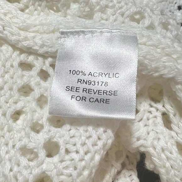 Chelsea & Theodore  Boho Sleeveless Duster Sweater Crochet Knit Cardigan - Picture 5 of 5